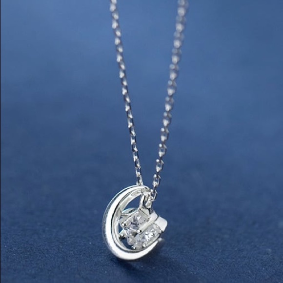 NEW 925 Sterling Silver Single Star Moon Necklace - Picture 2 of 3